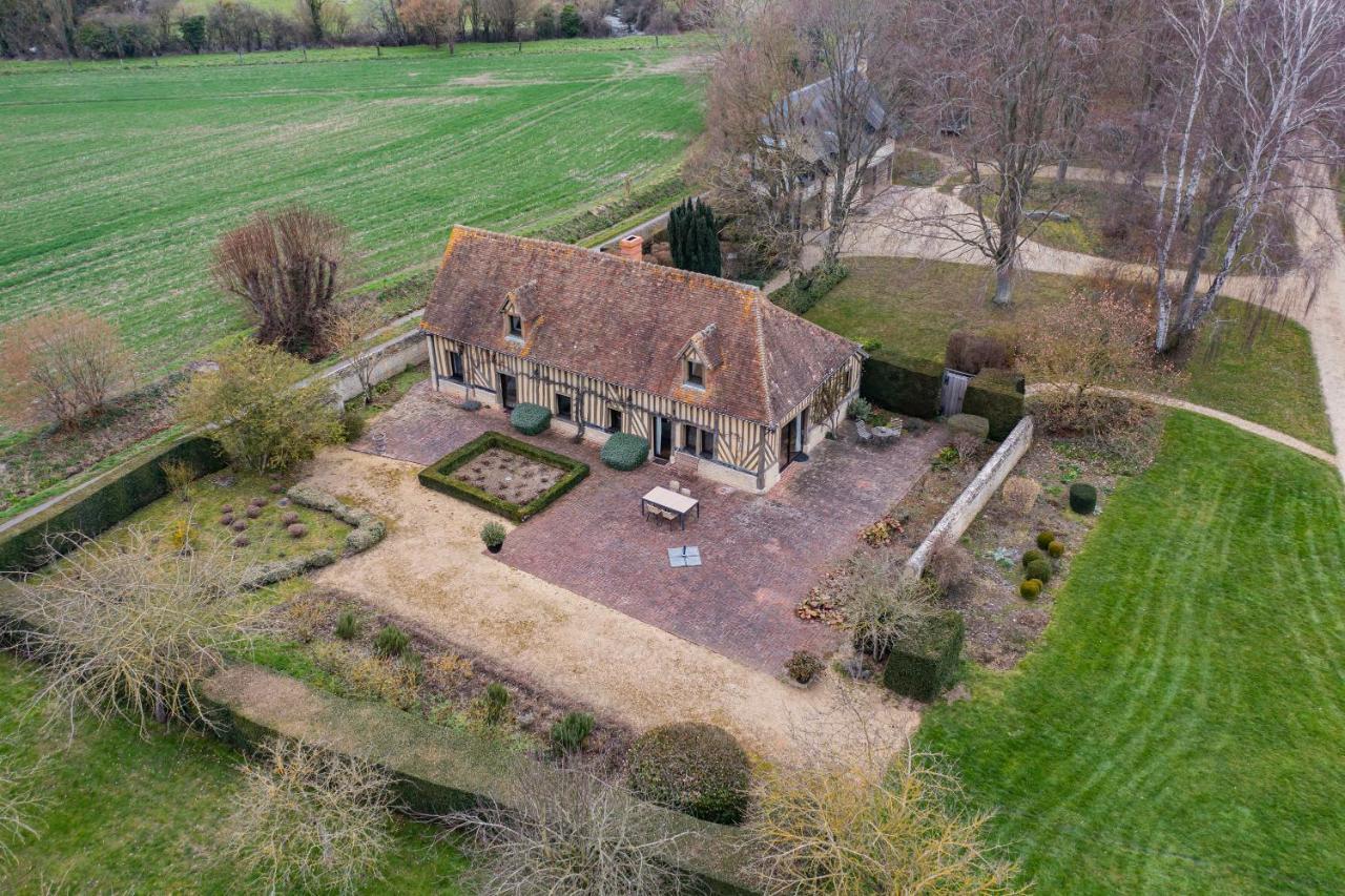 Maison "Jardin Gaillard" Bieville-en-Auge Bagian luar foto