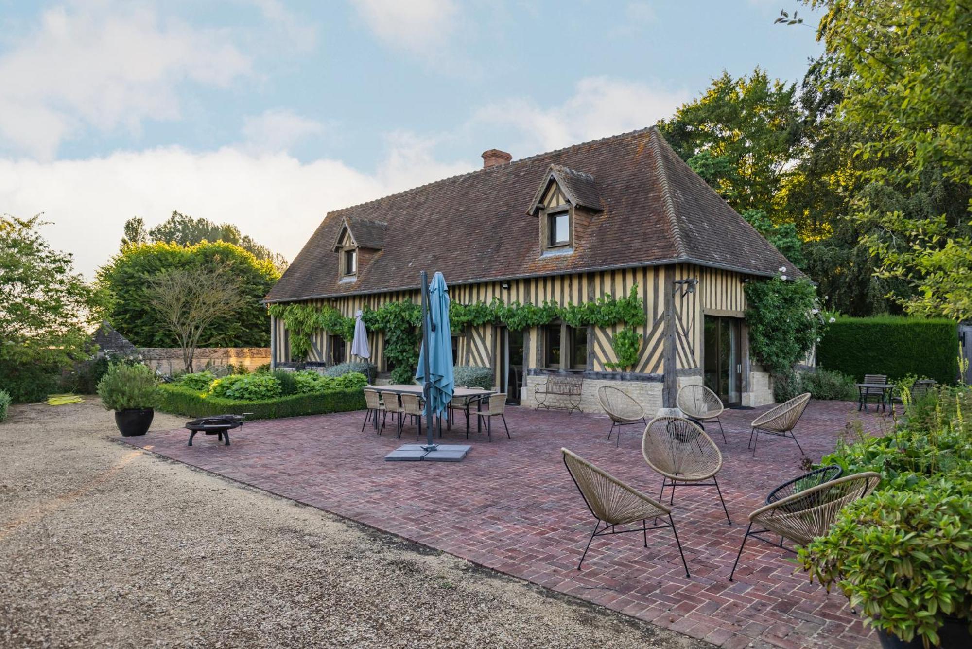 Maison "Jardin Gaillard" Bieville-en-Auge Bagian luar foto